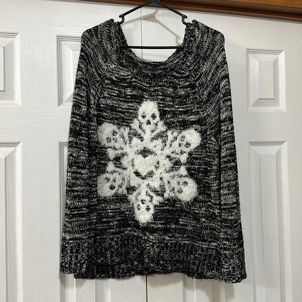 Skull snowflake sweater